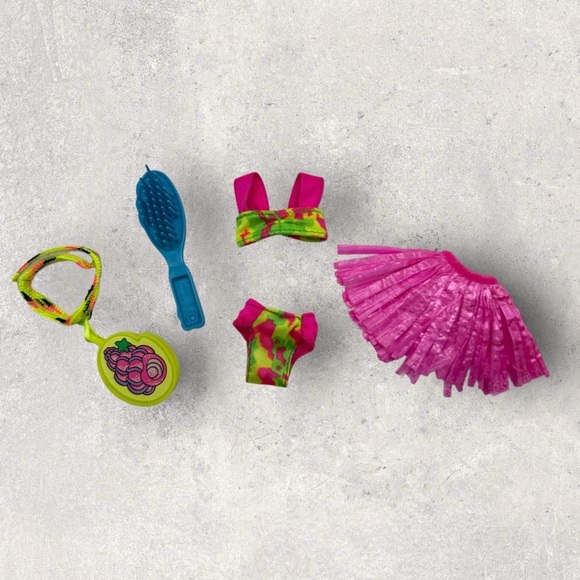 Vintage 1990 Hawaiian Fun Barbie #5940 Outfit Swimsuit Hula Skirt Bracelet Brush - Picture 2 of 11